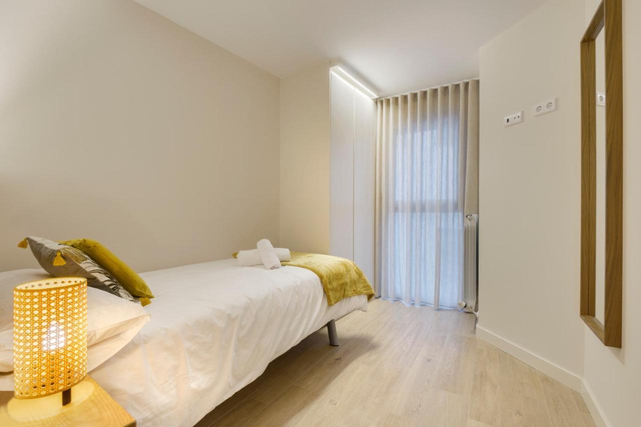 Apartamentos La Muralla De Jaca Bagian luar foto