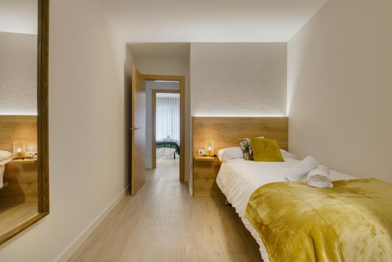 Apartamentos La Muralla De Jaca Bagian luar foto