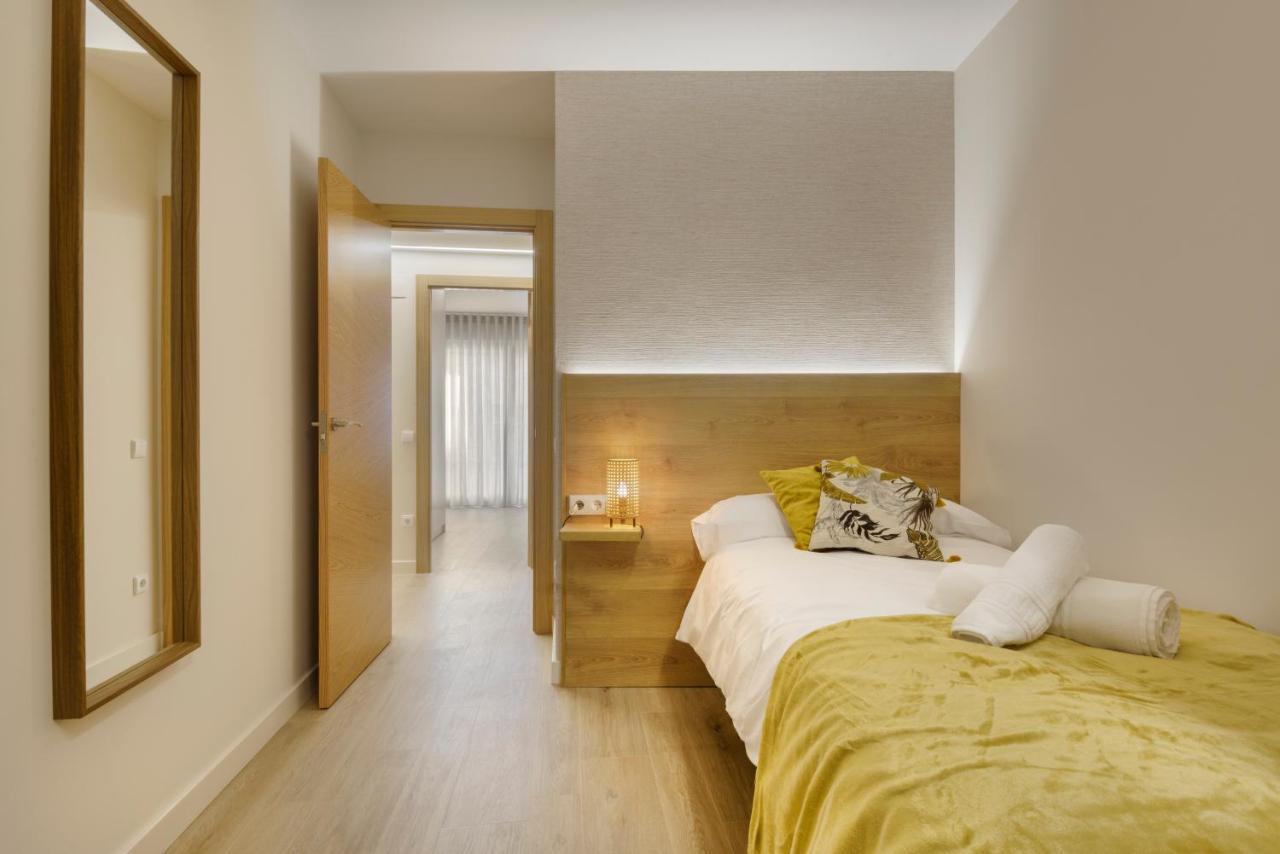 Apartamentos La Muralla De Jaca Bagian luar foto